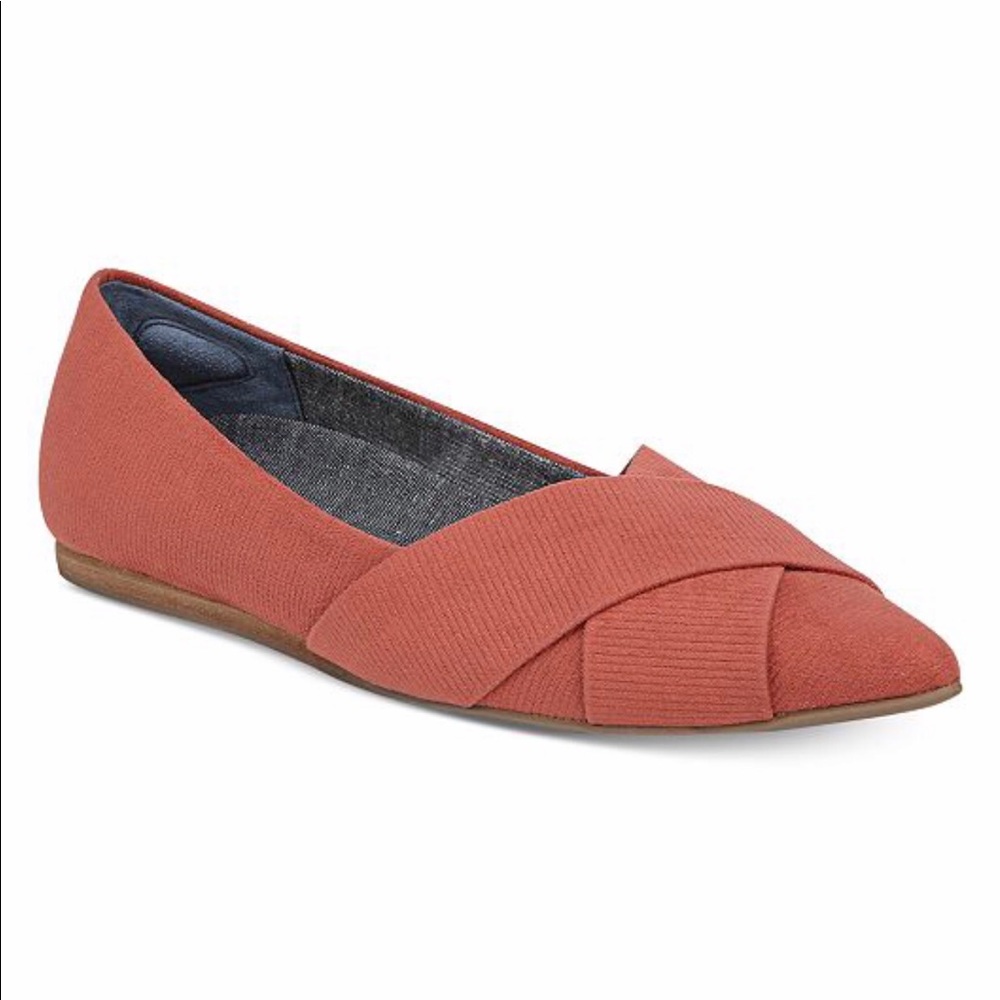 Coral Pointed Toe Flats (sz 9)